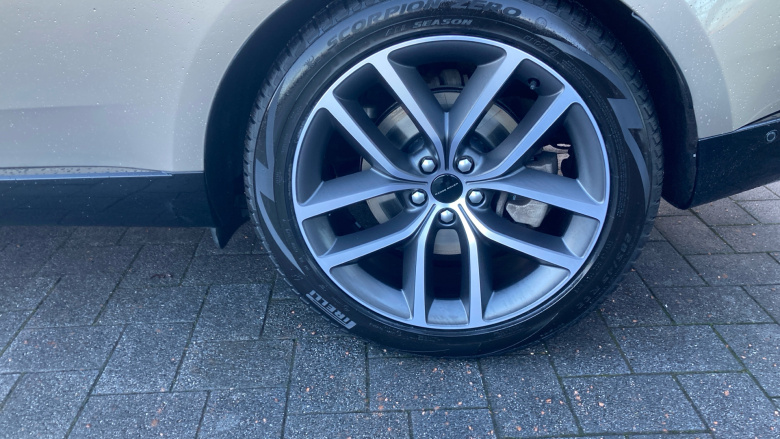 Land Rover Range Rover 3.0 D300 HSE 4dr Auto Diesel Estate